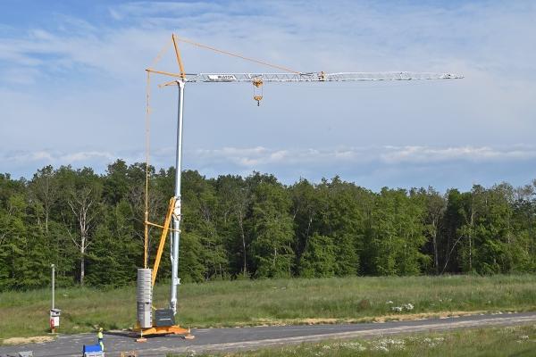 Potain-launches-first-crane-in-the-new-Evy-self-erecting-range-01.jpg